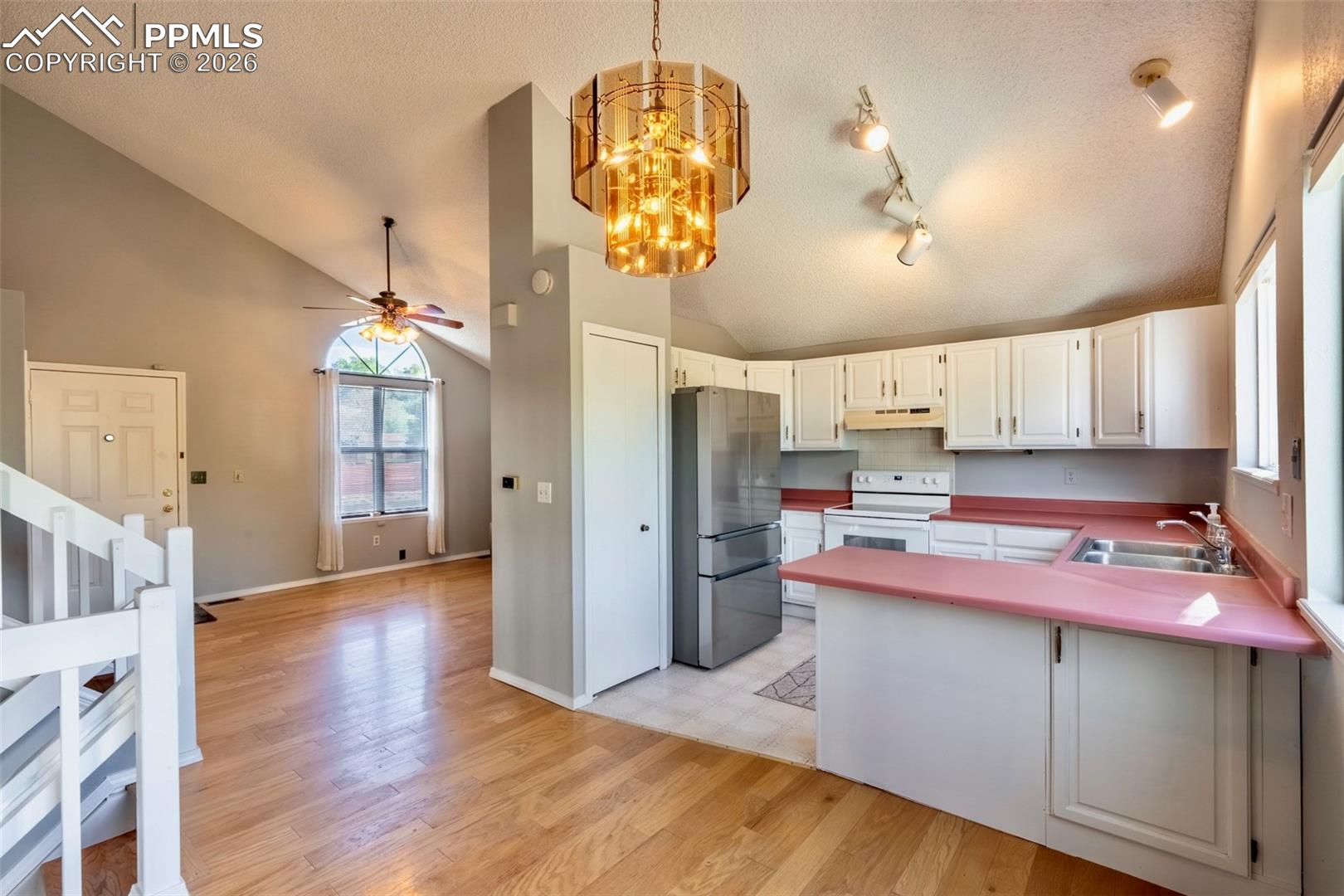 955 Crosstrail Drive