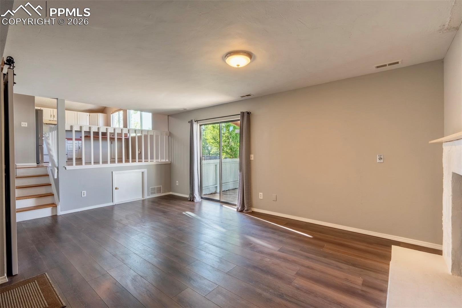 955 Crosstrail Drive