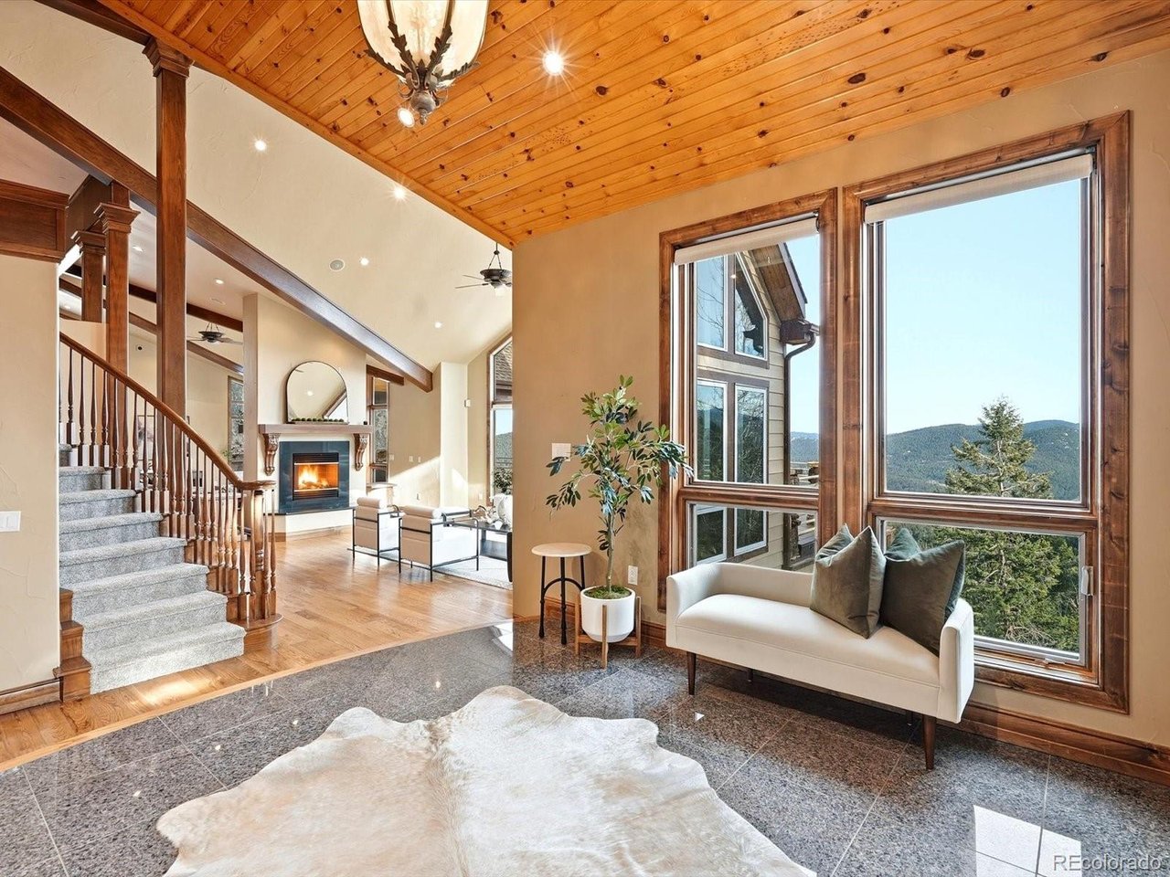 187 Fox Ridge Dr