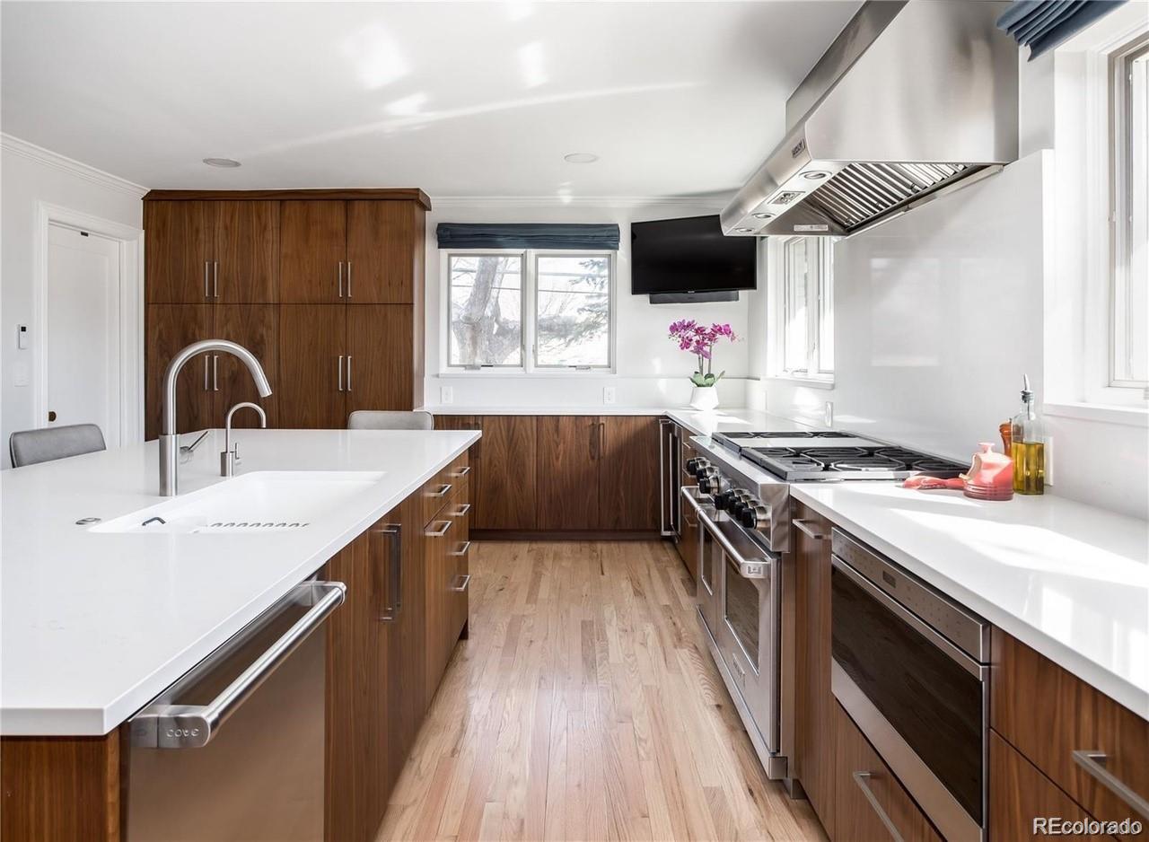 905 S Harrison Street