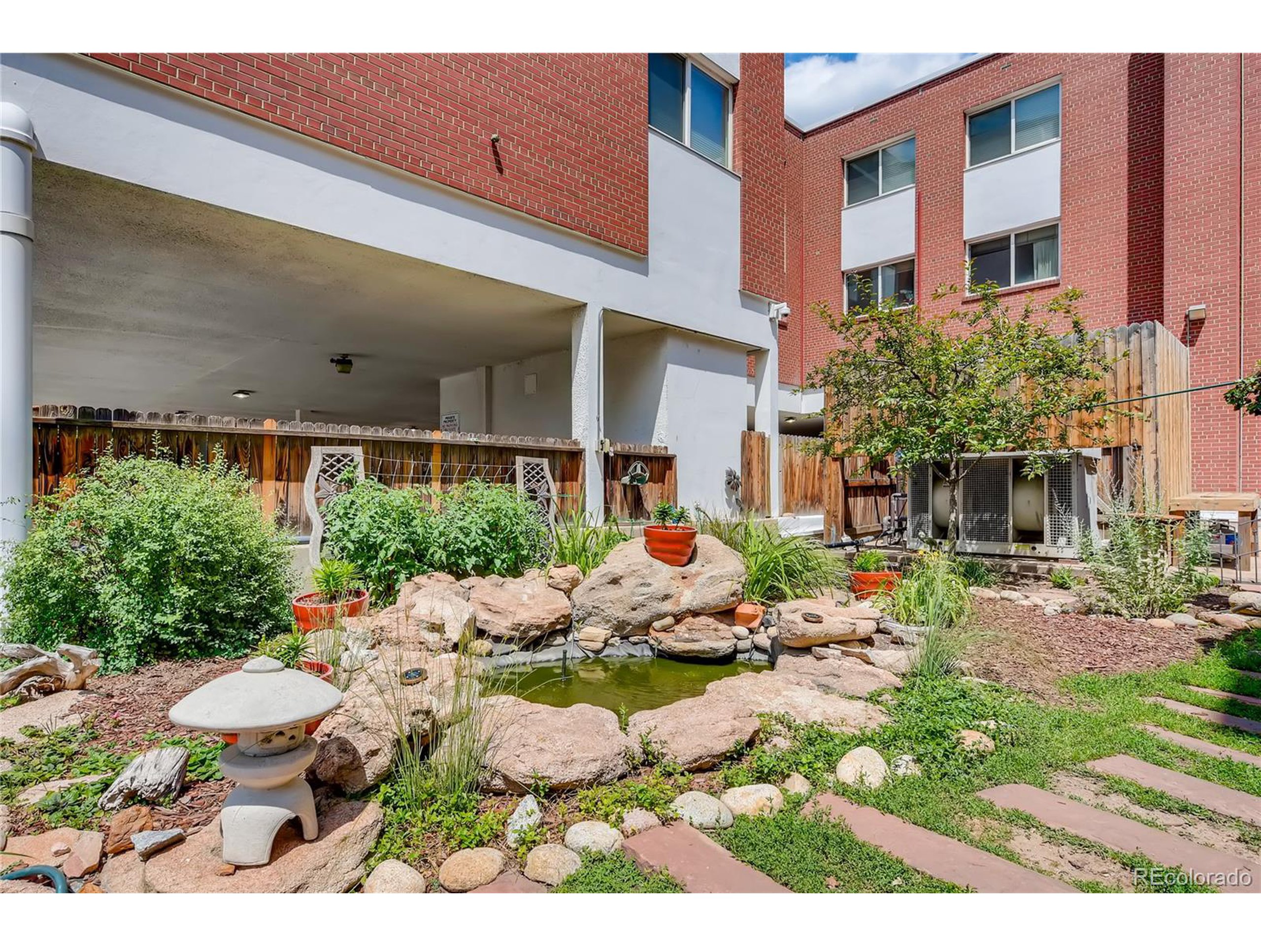 855 N Pennsylvania St 103