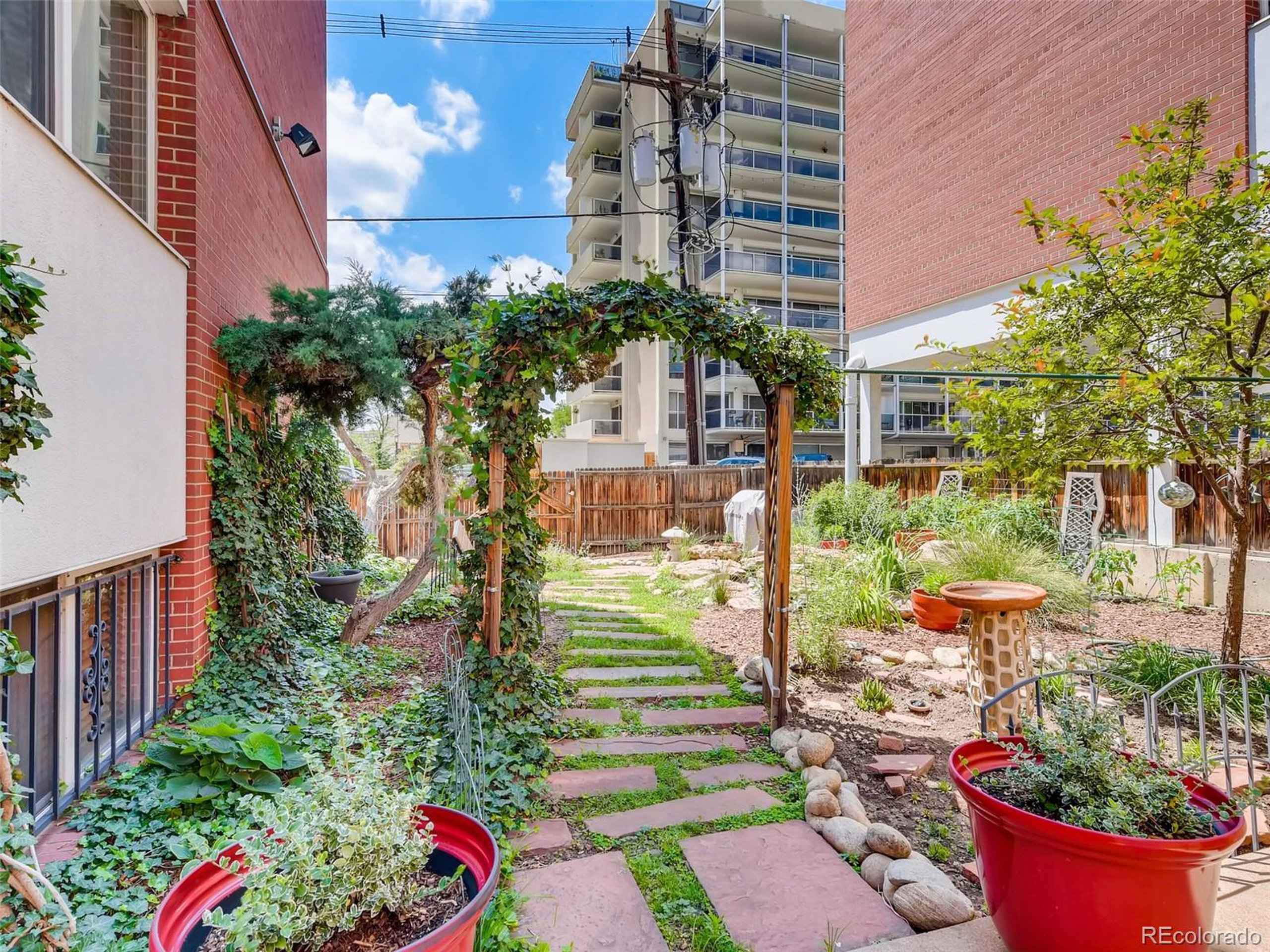 855 N Pennsylvania St 103