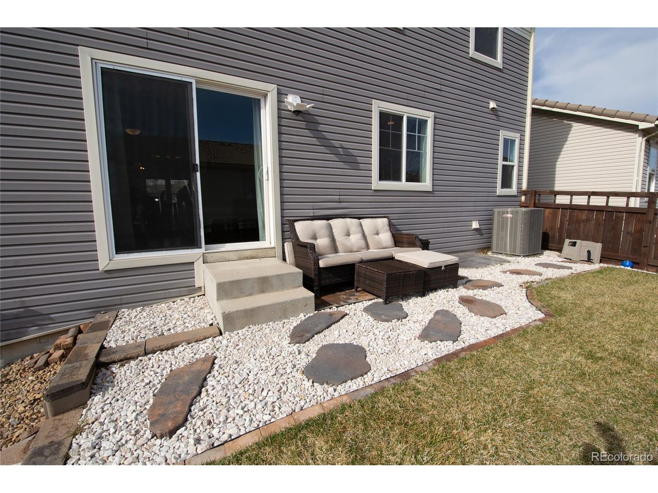 1786 Quartz St