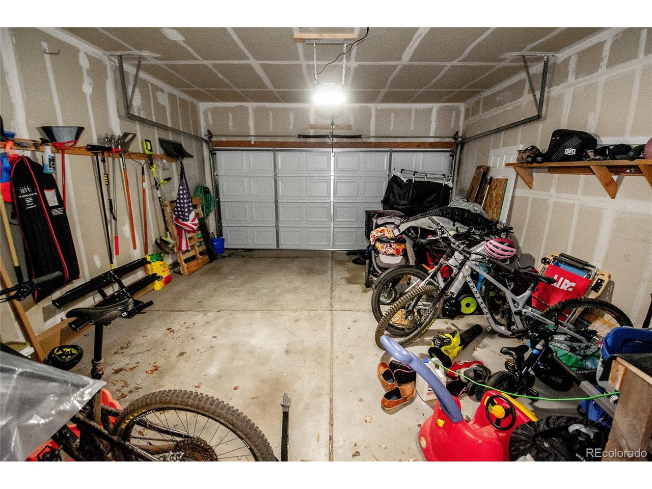 1786 Quartz St
