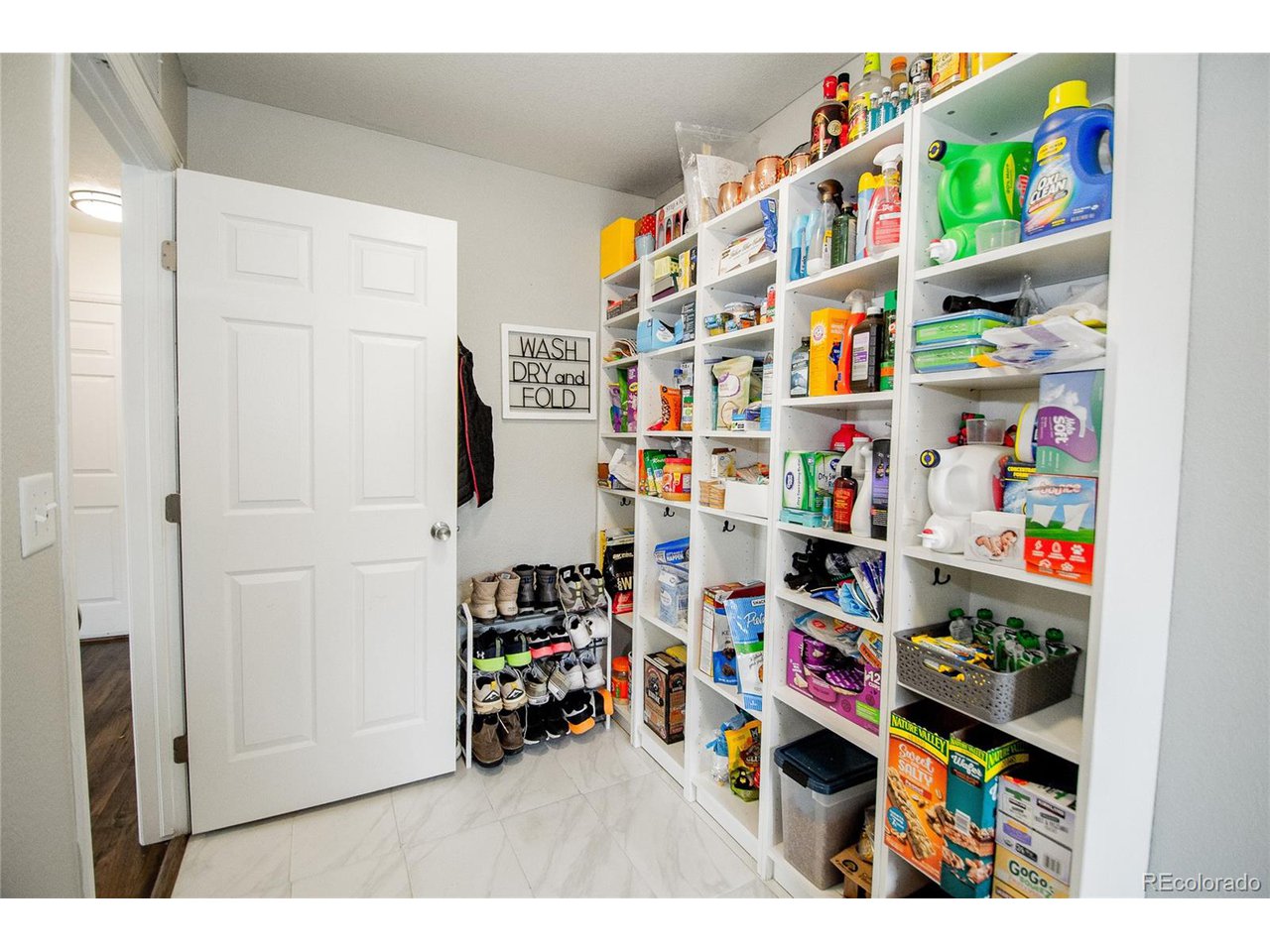 1786 Quartz St