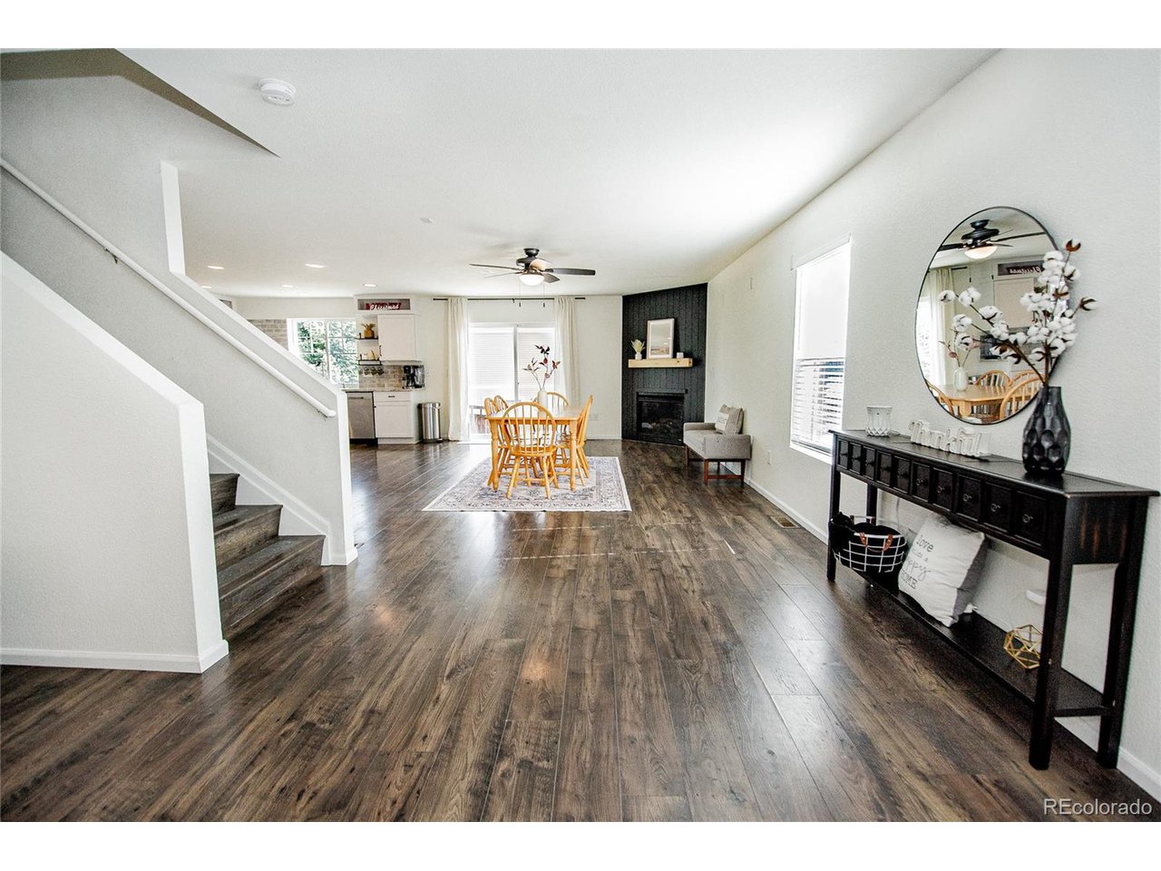 1786 Quartz St