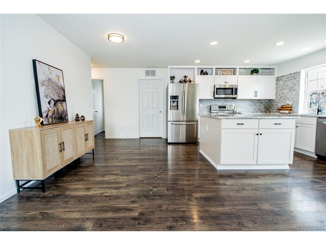 1786 Quartz St