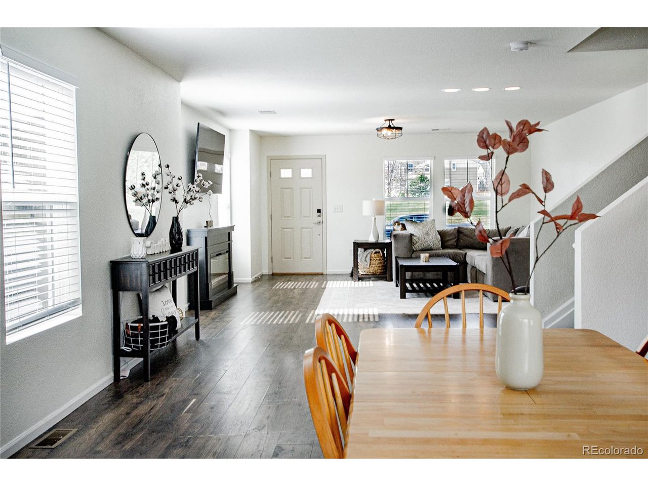 1786 Quartz St