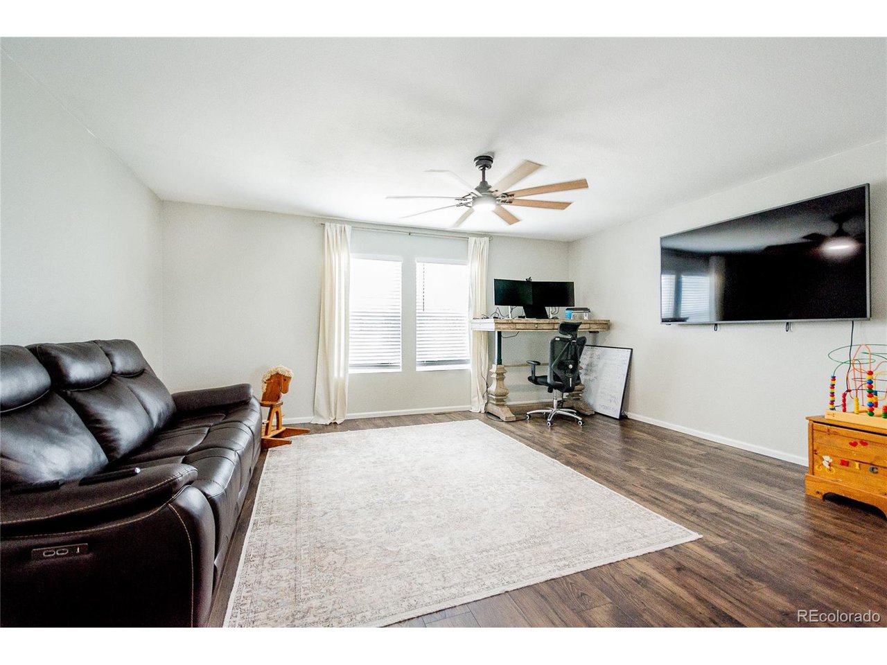 1786 Quartz St