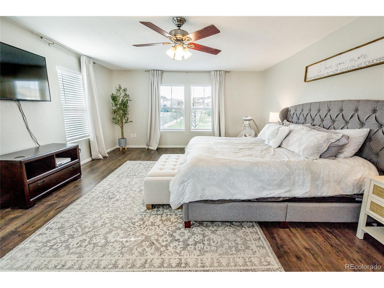 1786 Quartz St