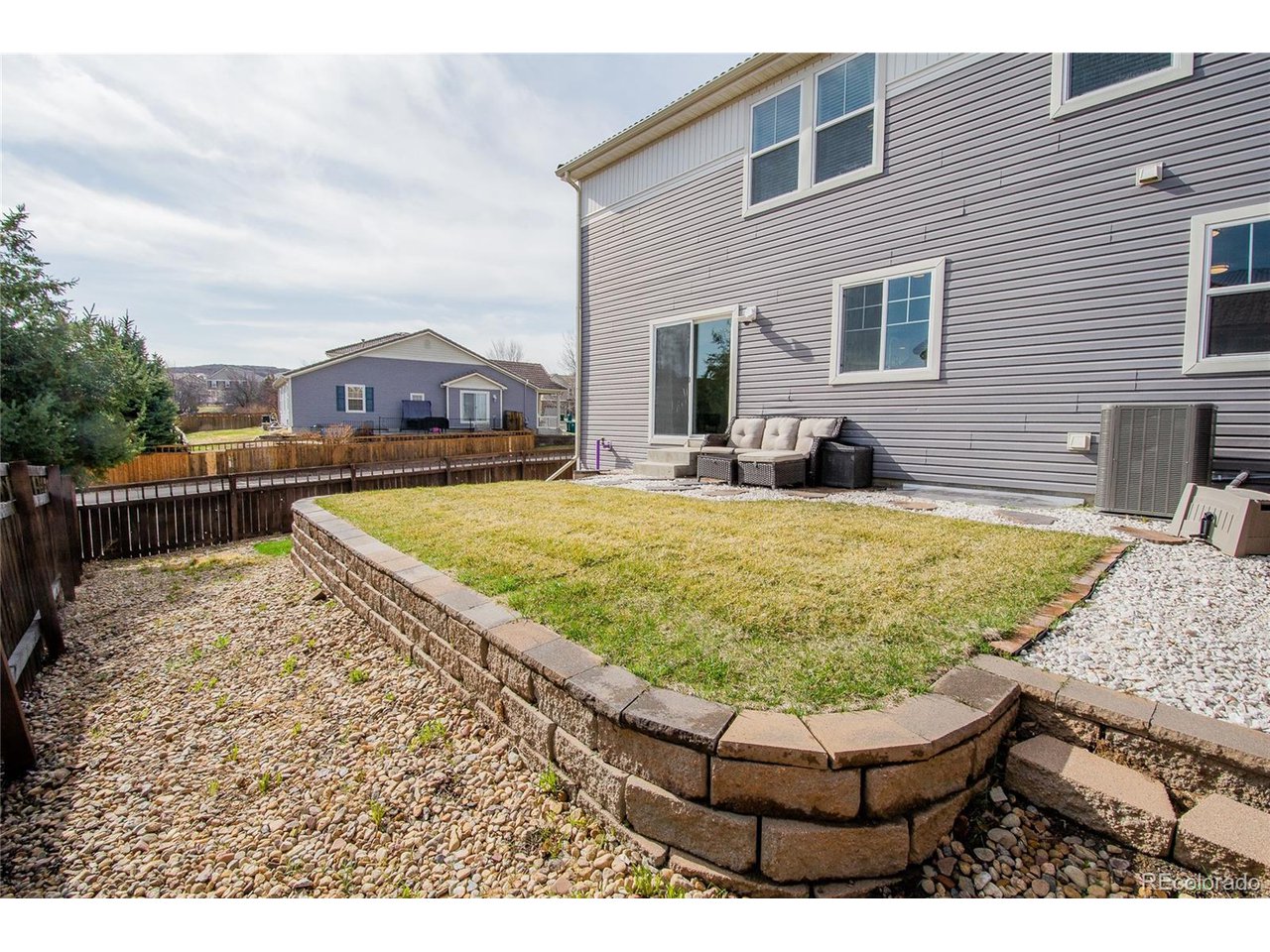 1786 Quartz St