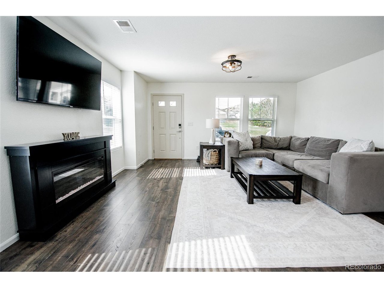 1786 Quartz St