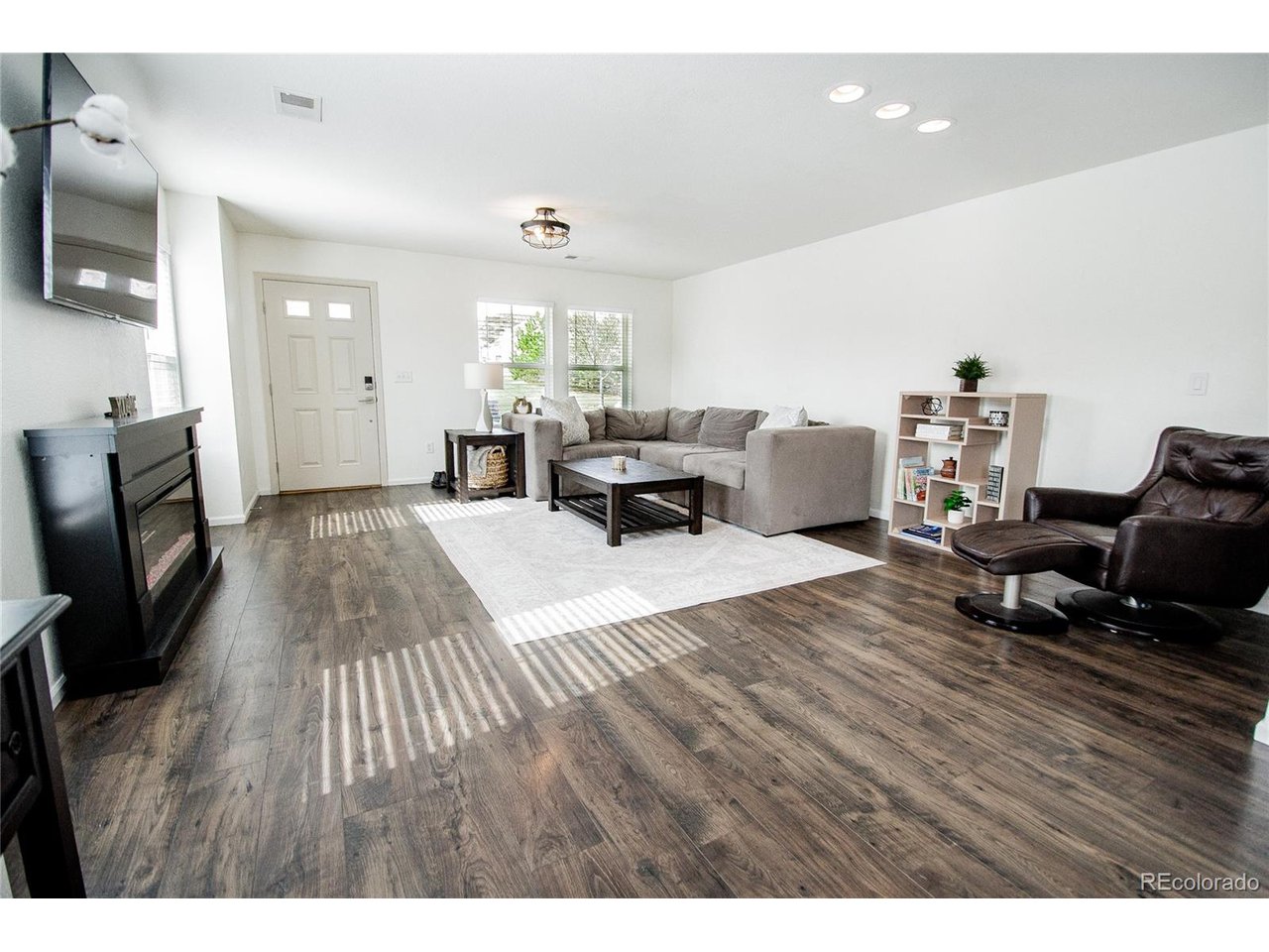 1786 Quartz St