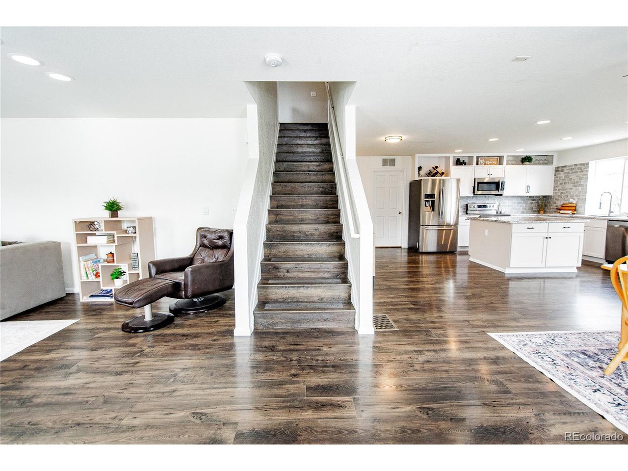 1786 Quartz St