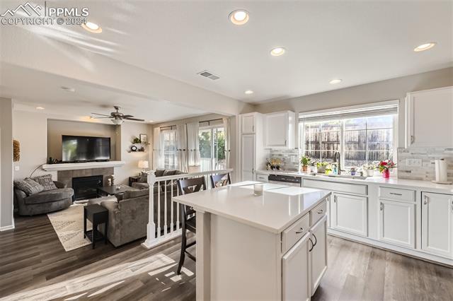 2087 Coach House Loop