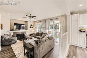 2087 Coach House Loop