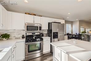 2087 Coach House Loop