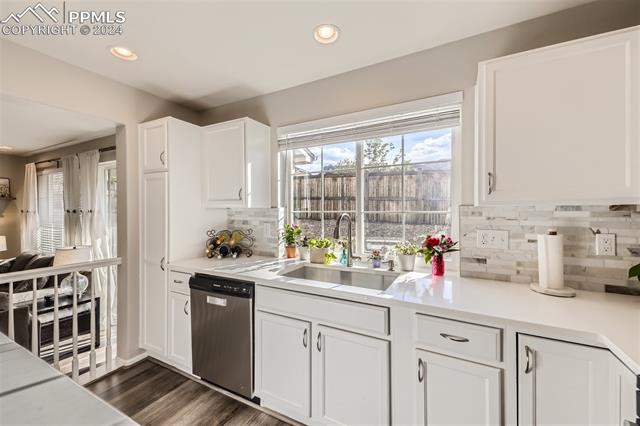 2087 Coach House Loop