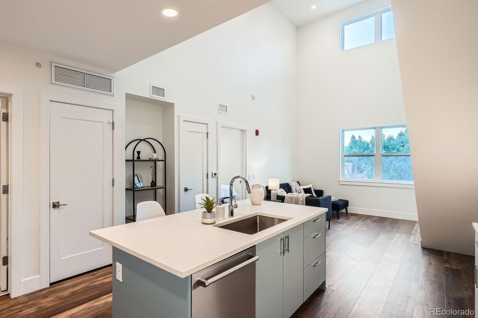 431 E Bayaud Avenue Unit: R304