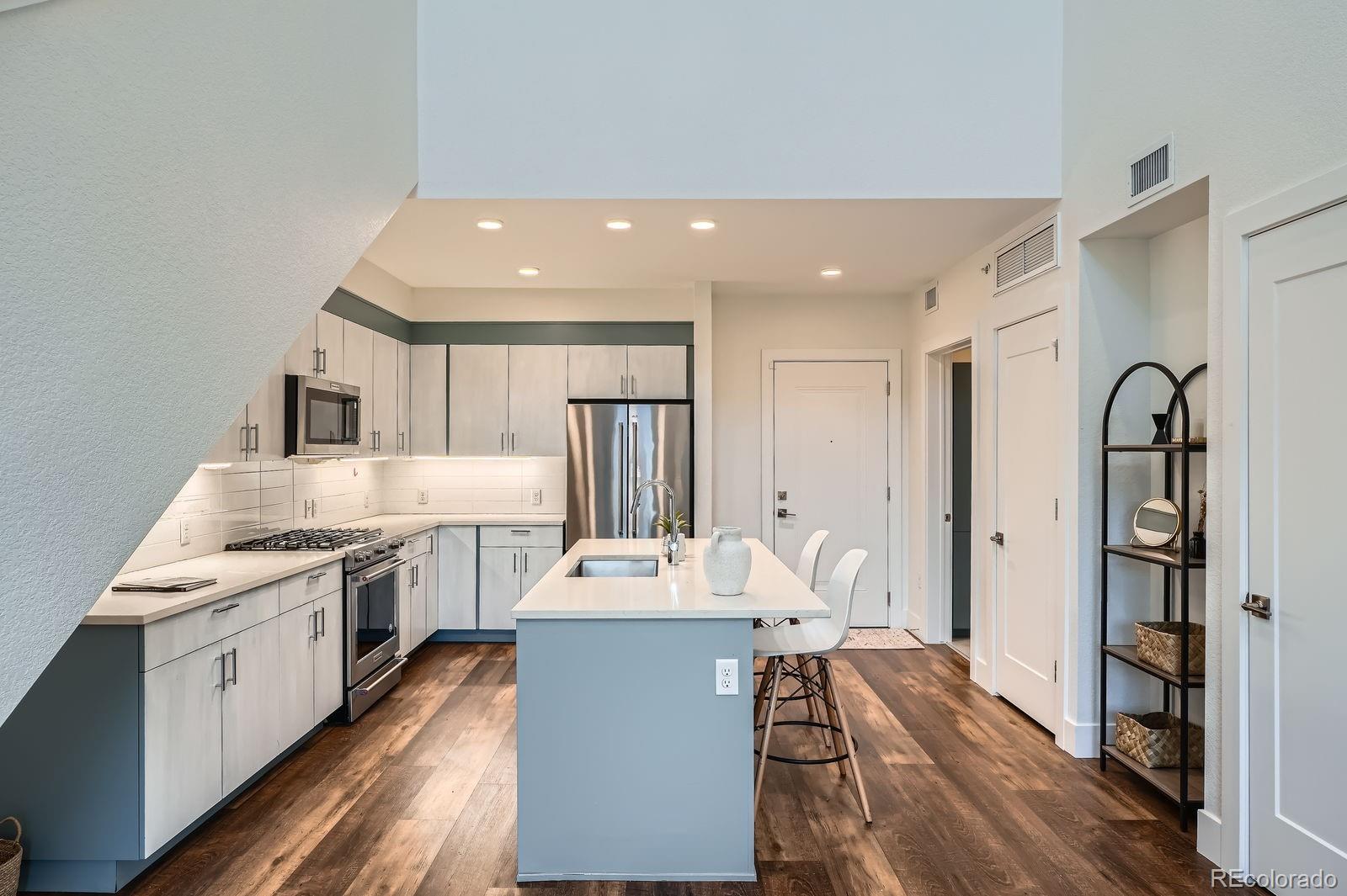 431 E Bayaud Avenue Unit: R304