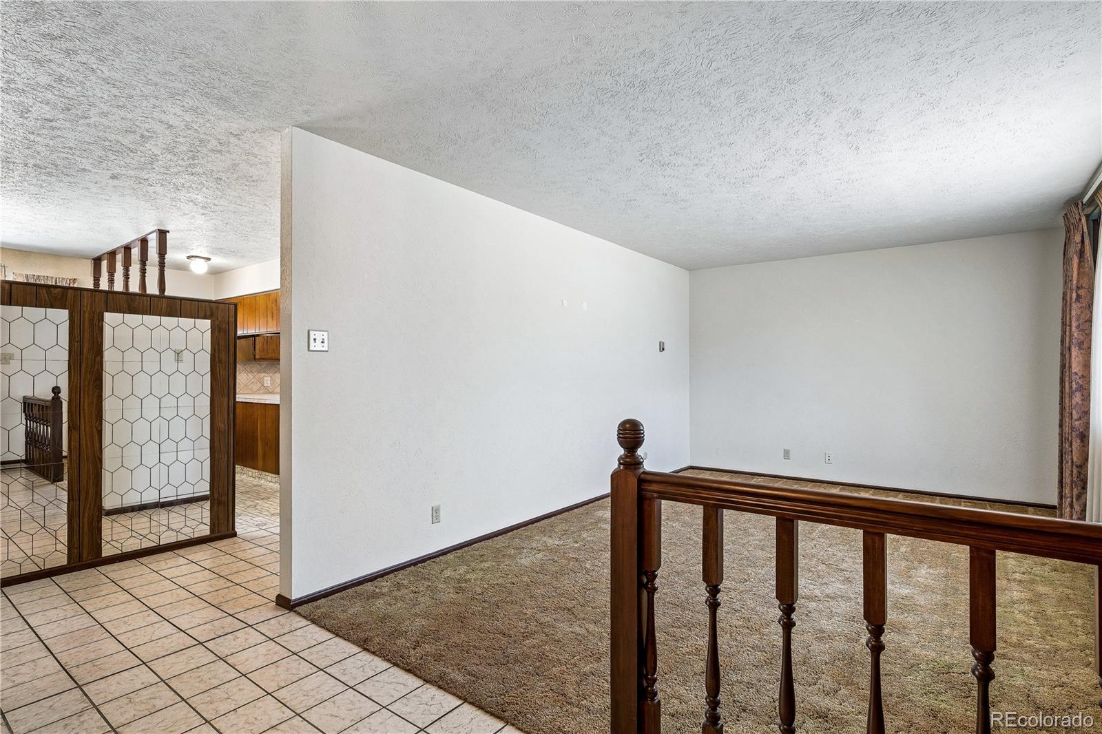 6294 S Oneida Way