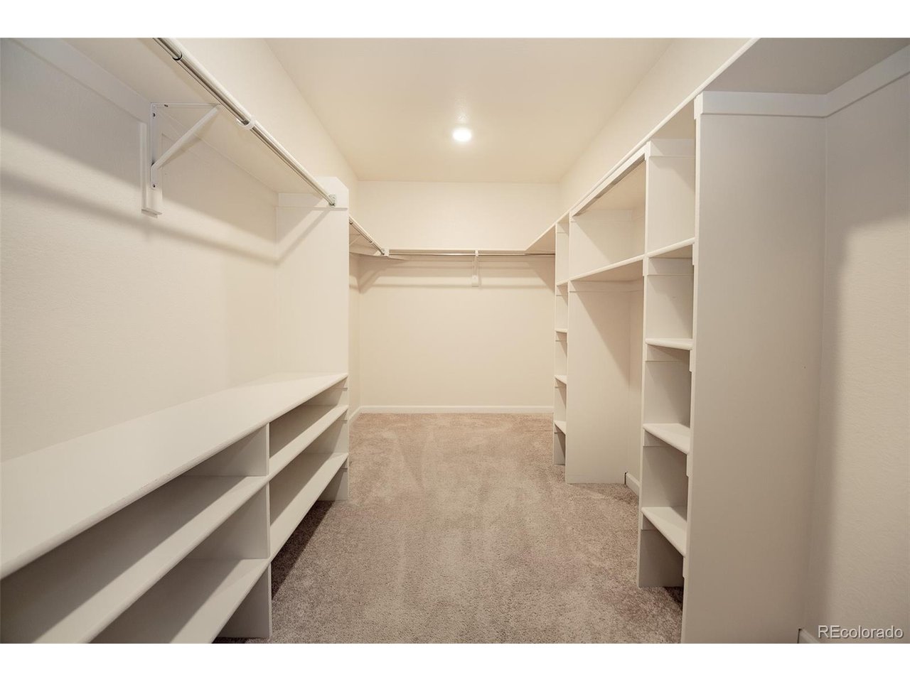 5260 Lumos Ln