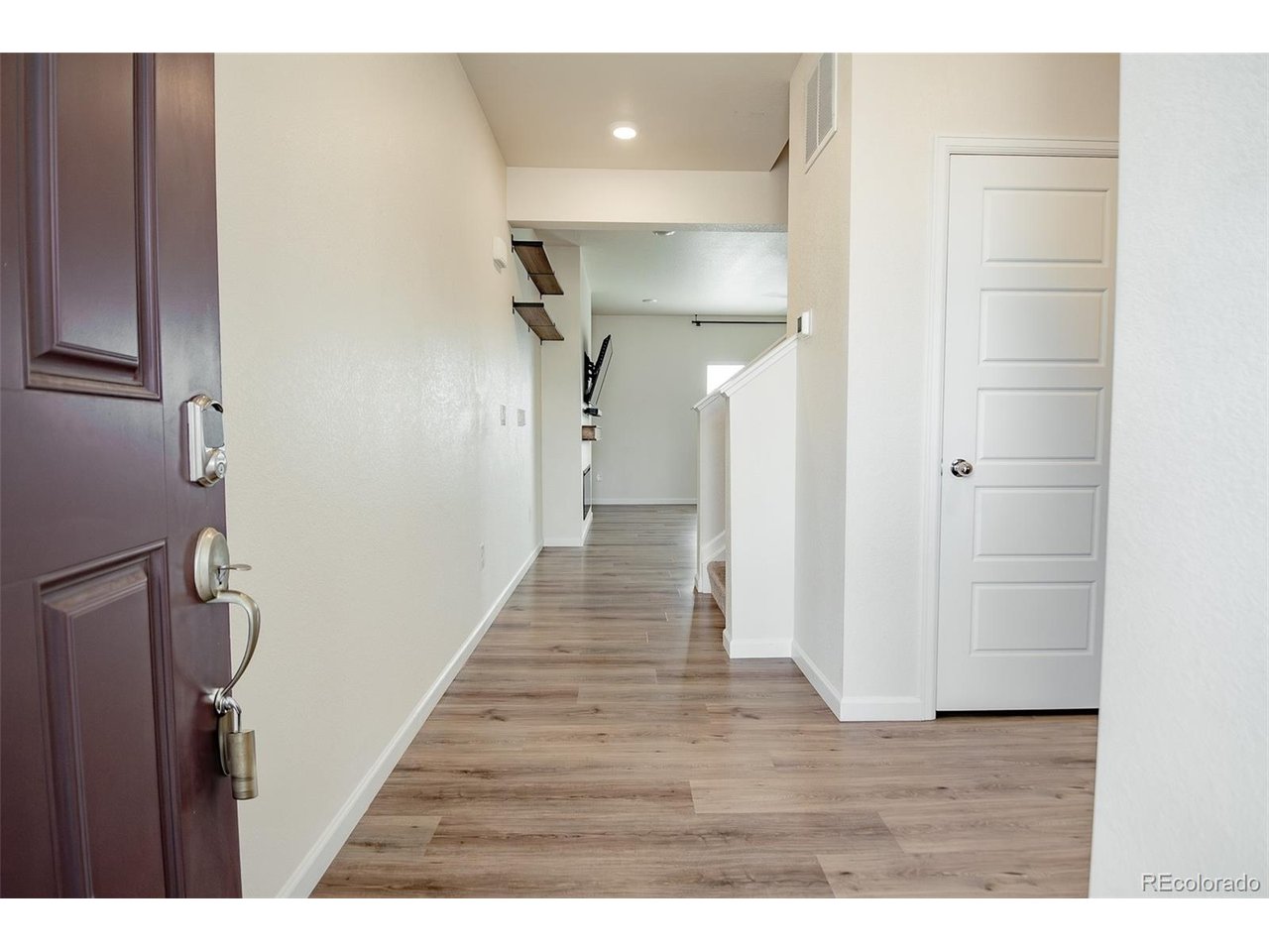 5260 Lumos Ln