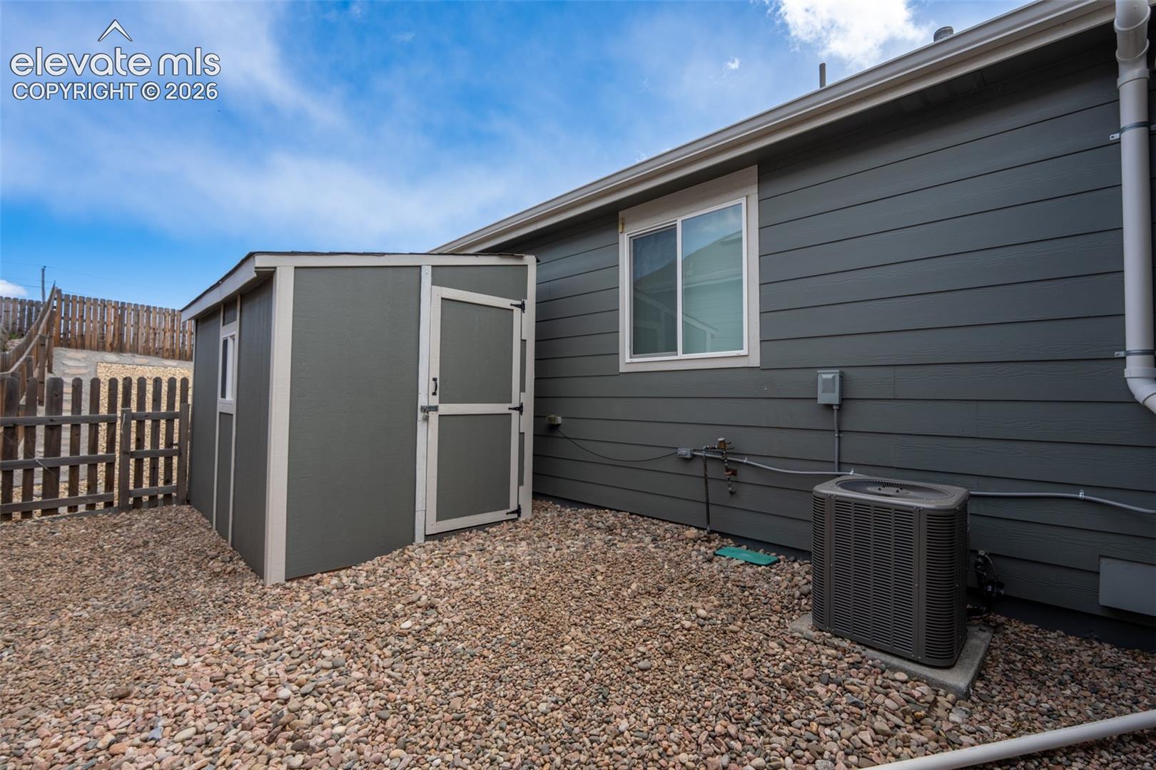 6121 Anders Ridge Lane