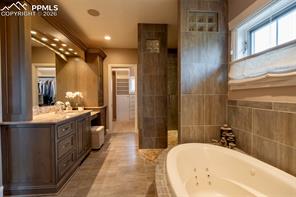 1575 Vine Cliff Heights