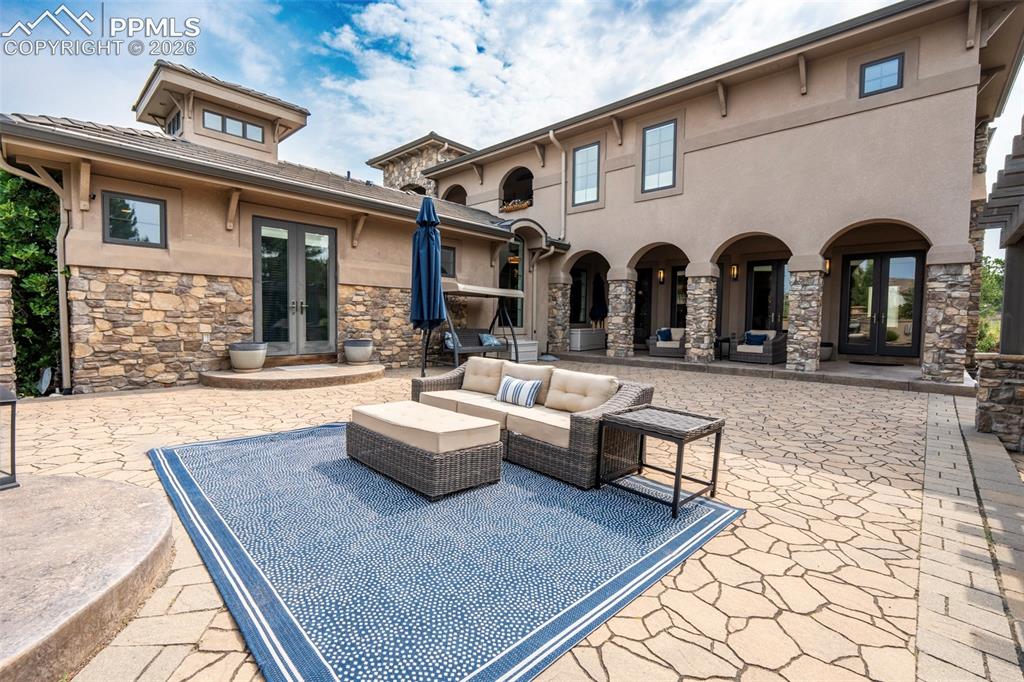 1575 Vine Cliff Heights