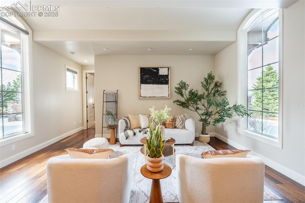 1575 Vine Cliff Heights