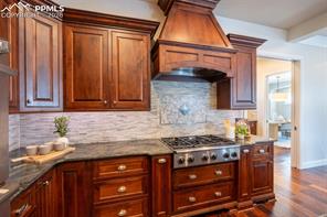 1575 Vine Cliff Heights