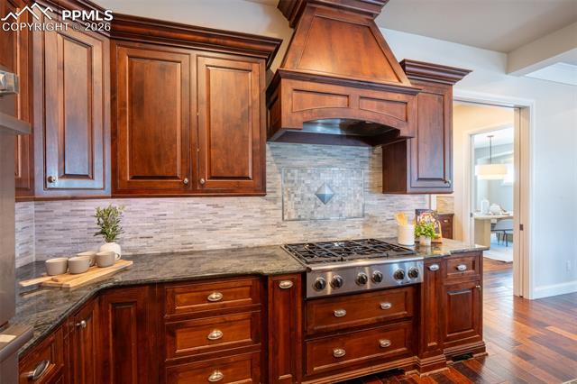 1575 Vine Cliff Heights