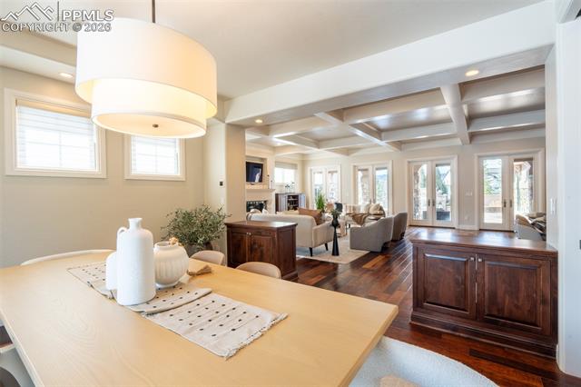 1575 Vine Cliff Heights