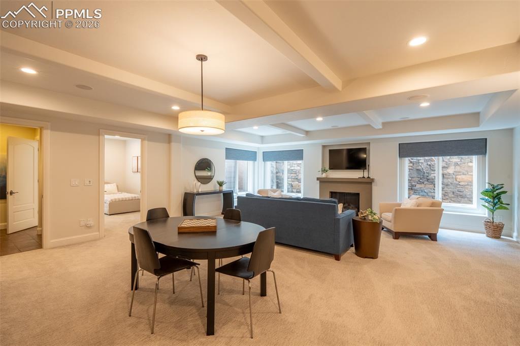 1575 Vine Cliff Heights
