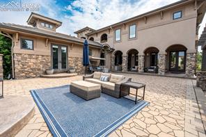 1575 Vine Cliff Heights