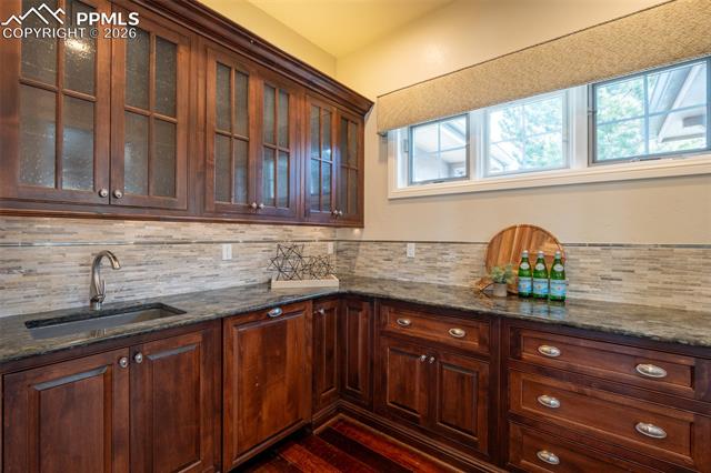 1575 Vine Cliff Heights