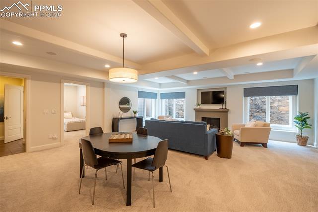 1575 Vine Cliff Heights