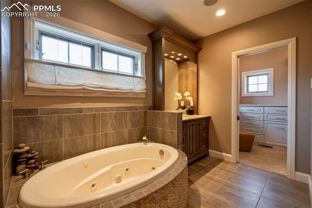 1575 Vine Cliff Heights