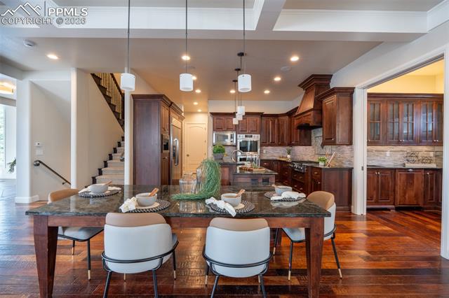 1575 Vine Cliff Heights