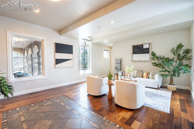 1575 Vine Cliff Heights