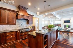 1575 Vine Cliff Heights