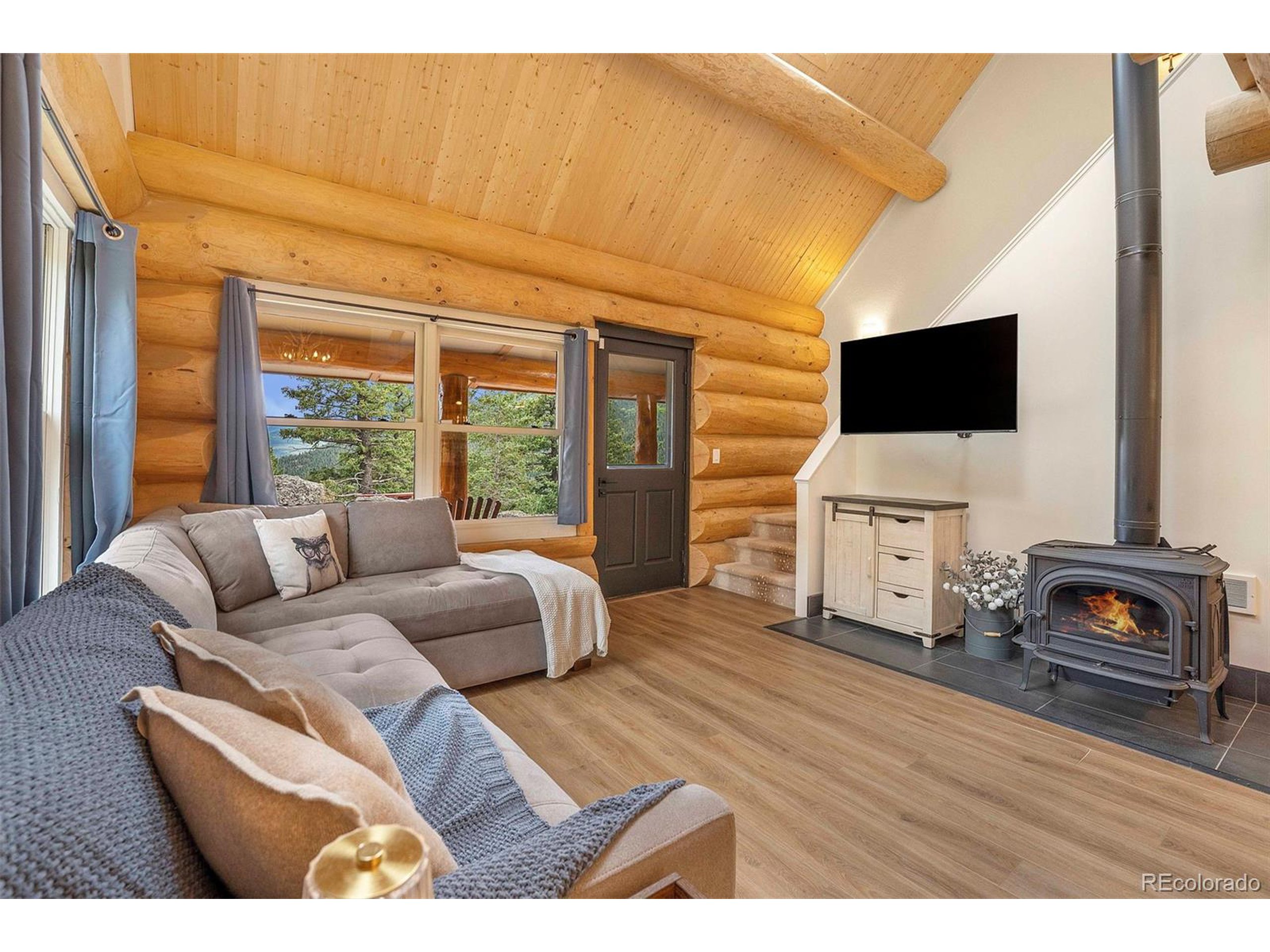 1059 Snyder Mountain Rd