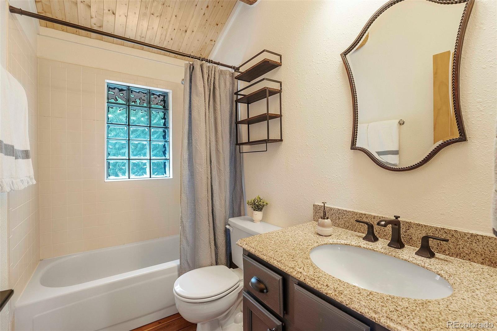 1059 Snyder Mountain Road