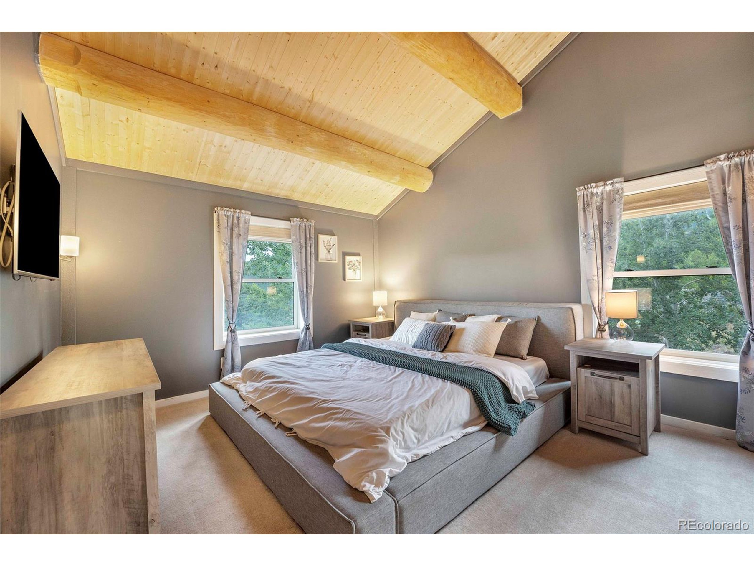 1059 Snyder Mountain Rd