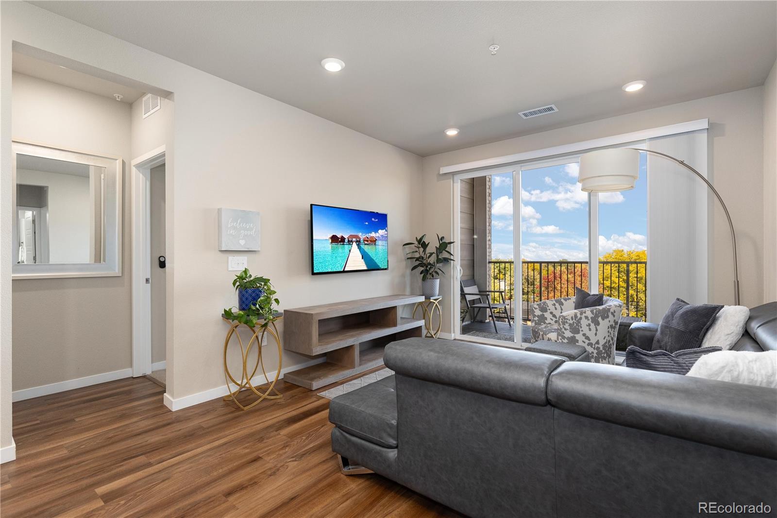 420 E Fremont Place Unit: 309
