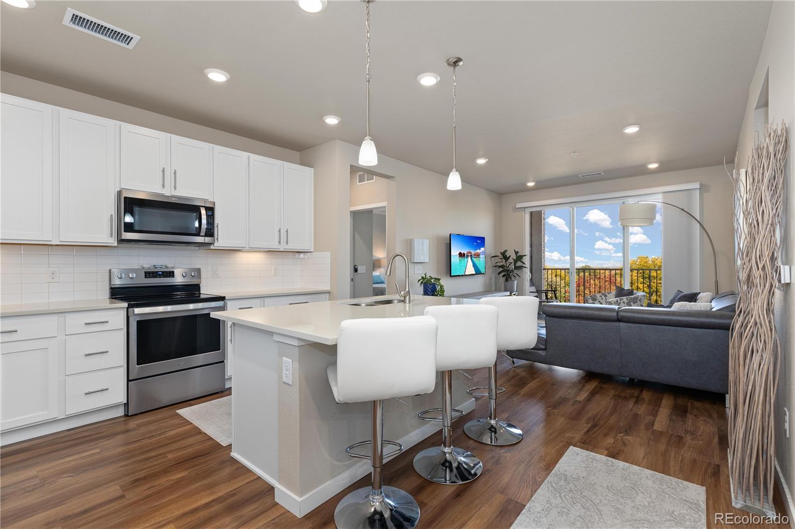 420 E Fremont Place Unit: 309