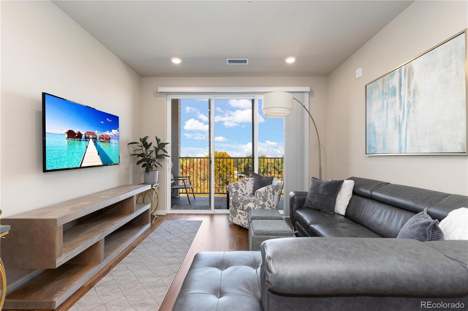 420 E Fremont Place Unit: 309