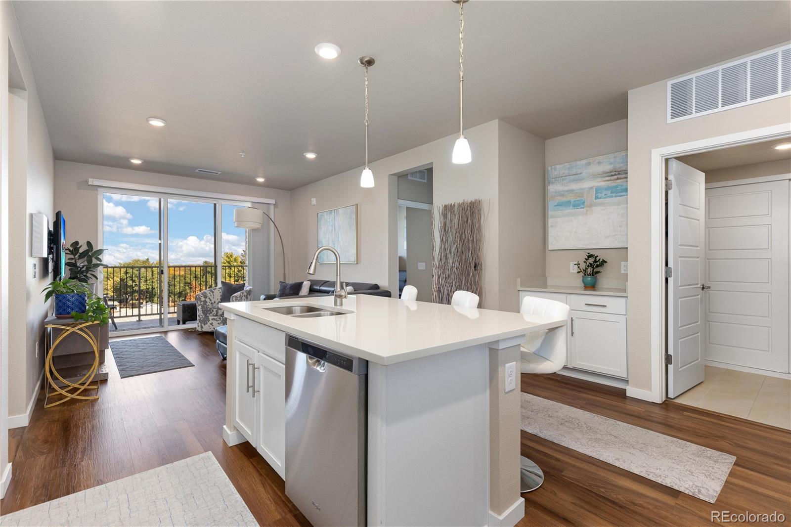 420 E Fremont Place Unit: 309