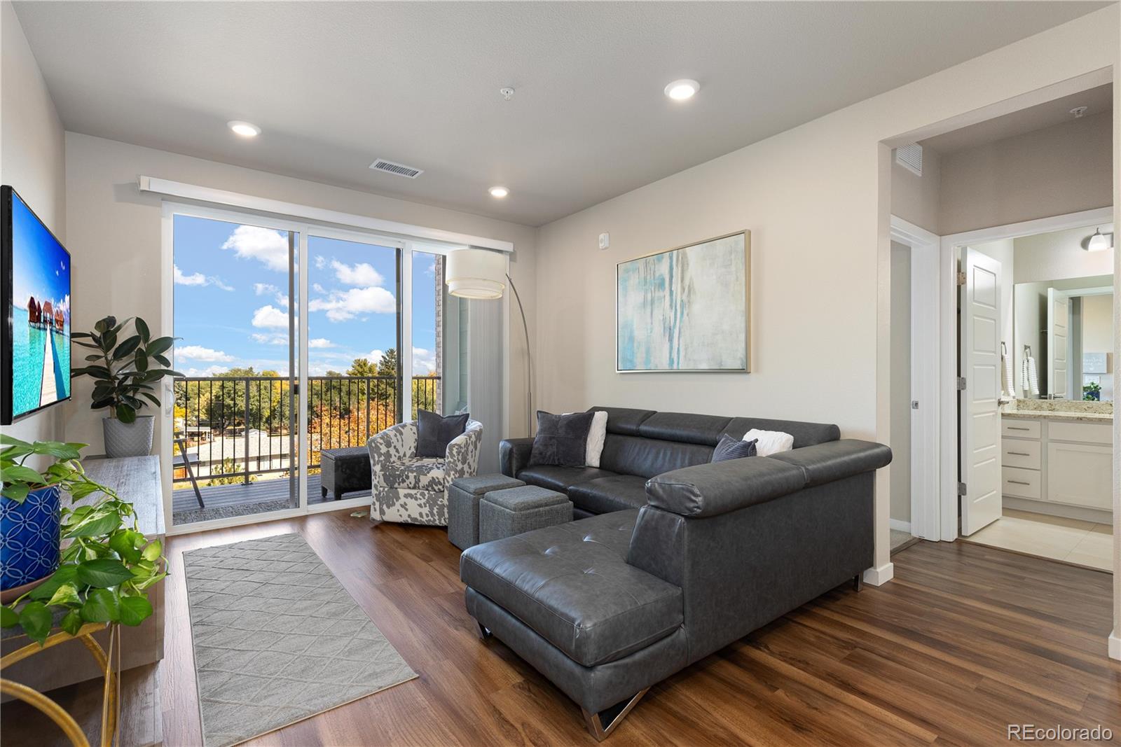 420 E Fremont Place Unit: 309